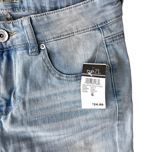 NWT Rue21 Women’s size 6 Mid Rise Jegging Skinny Jeans 28 x 34 Light Wash long - Picture 2 of 8